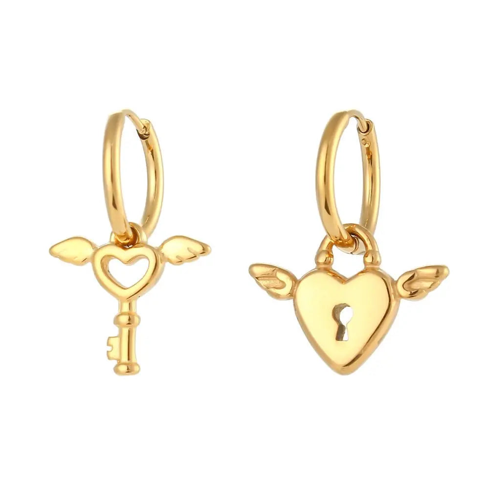 Monica boucles d’oreilles - Design romantique en plaqué or avec pendentifs cœur et clé Inad Création