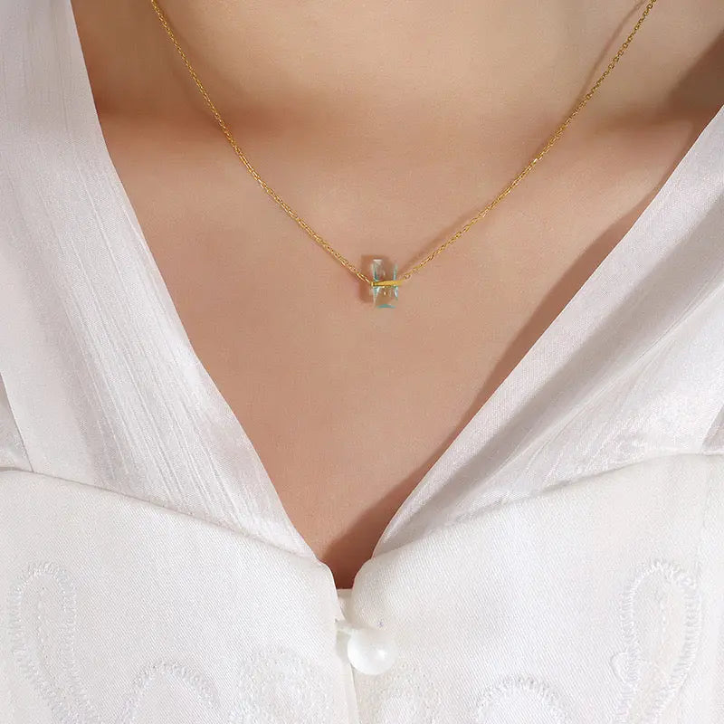 Kheira – Collier en plaqué or avec pendentif coloré Inad Création