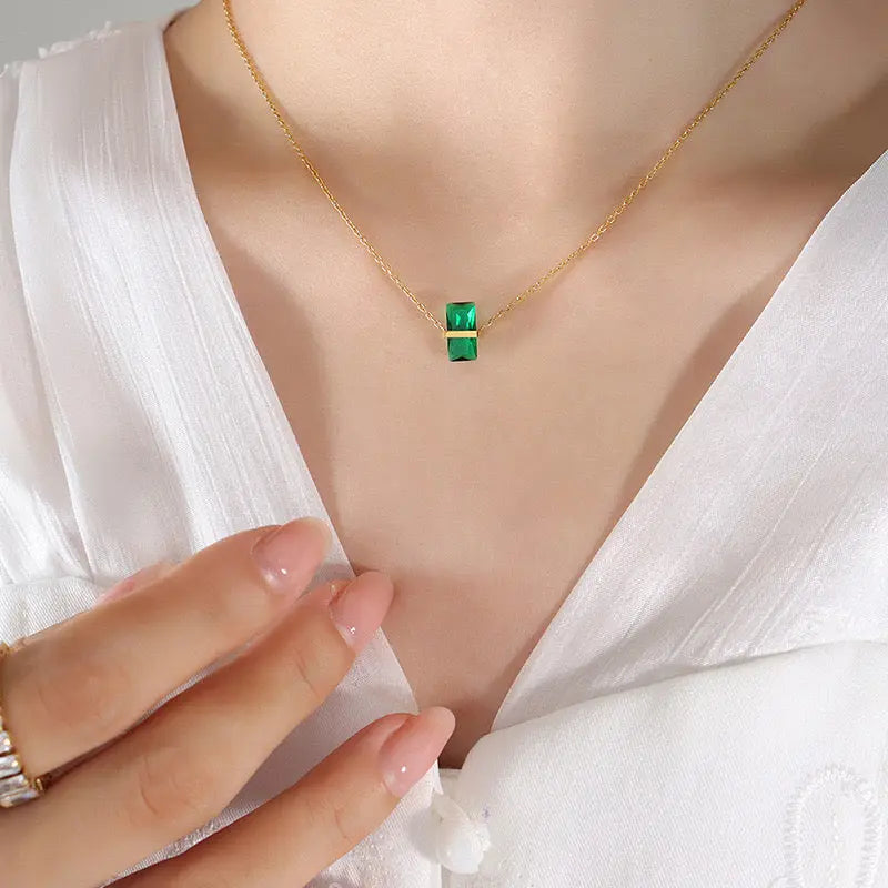 Kheira – Collier en plaqué or avec pendentif coloré Inad Création