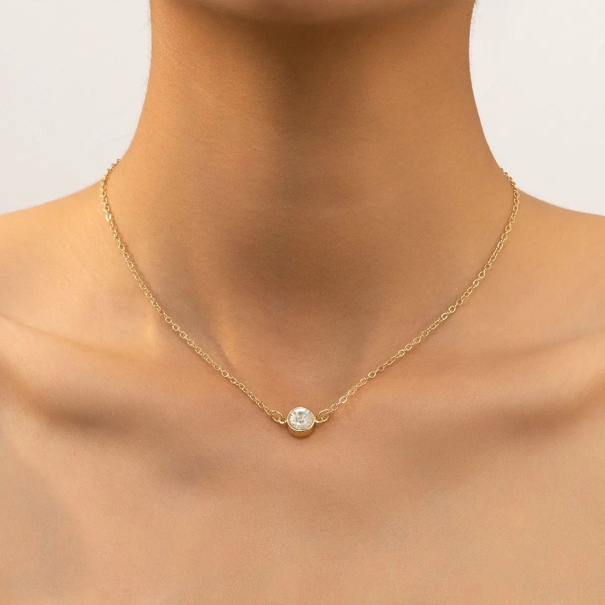 Lily Collier - Élégance Minimaliste en Plaqué Or Inad Création