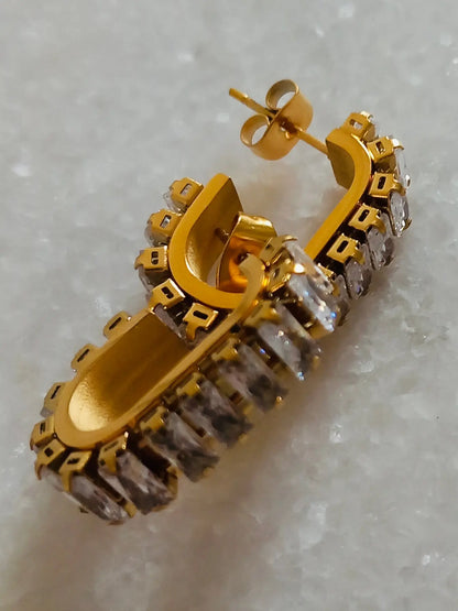 Lucia boucles d’oreilles - Créoles éclatantes en plaqué or avec zircons Inad Création