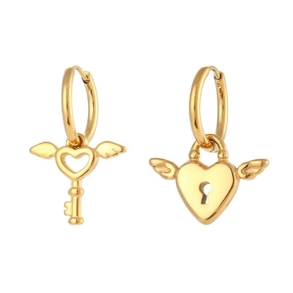 Monica boucles d’oreilles - Design romantique en plaqué or avec pendentifs cœur et clé Inad Création
